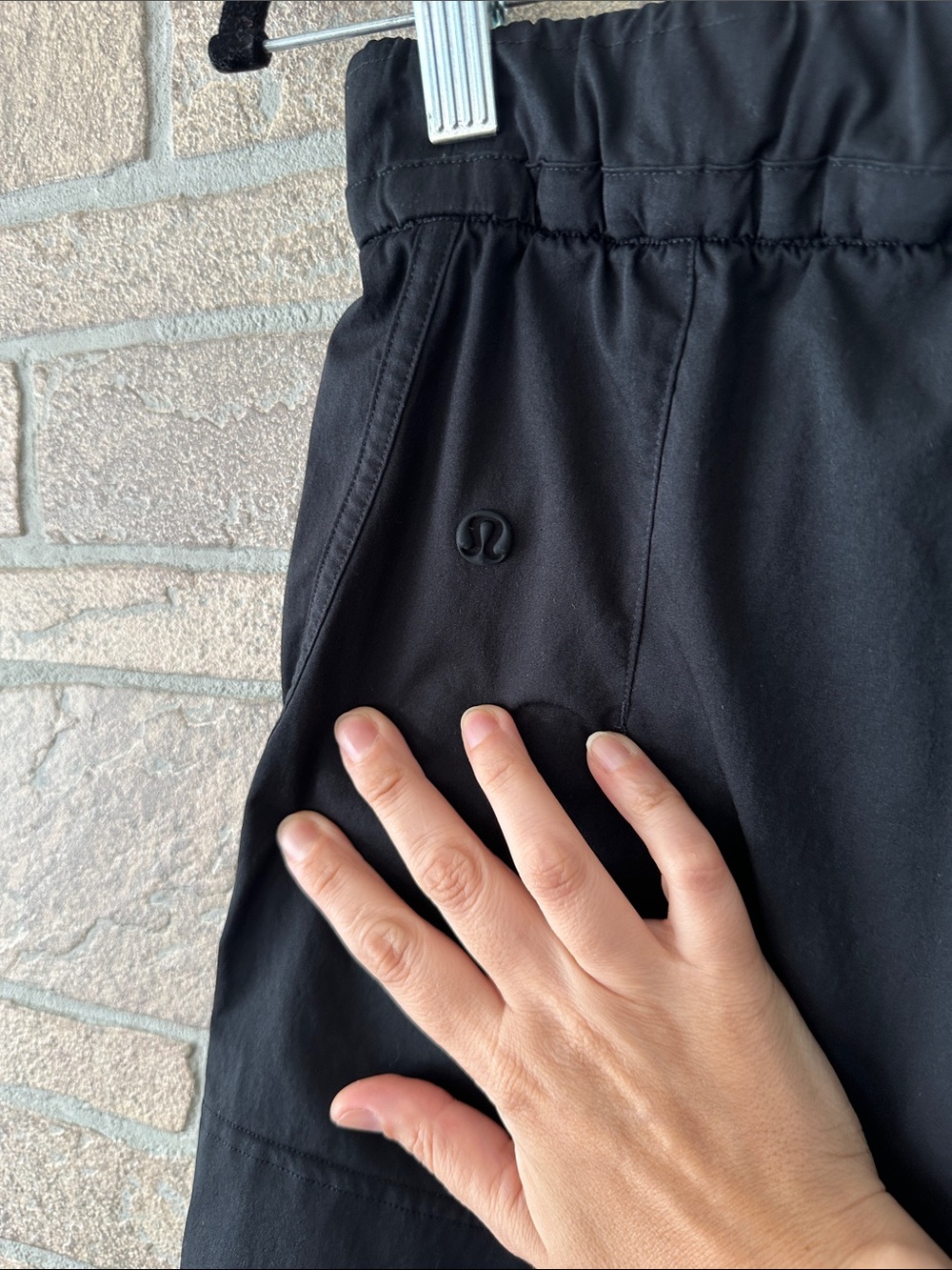Lululemon Cinchable Waist High-Rise Woven Short 3.5" Black small - Picture 4 of 5